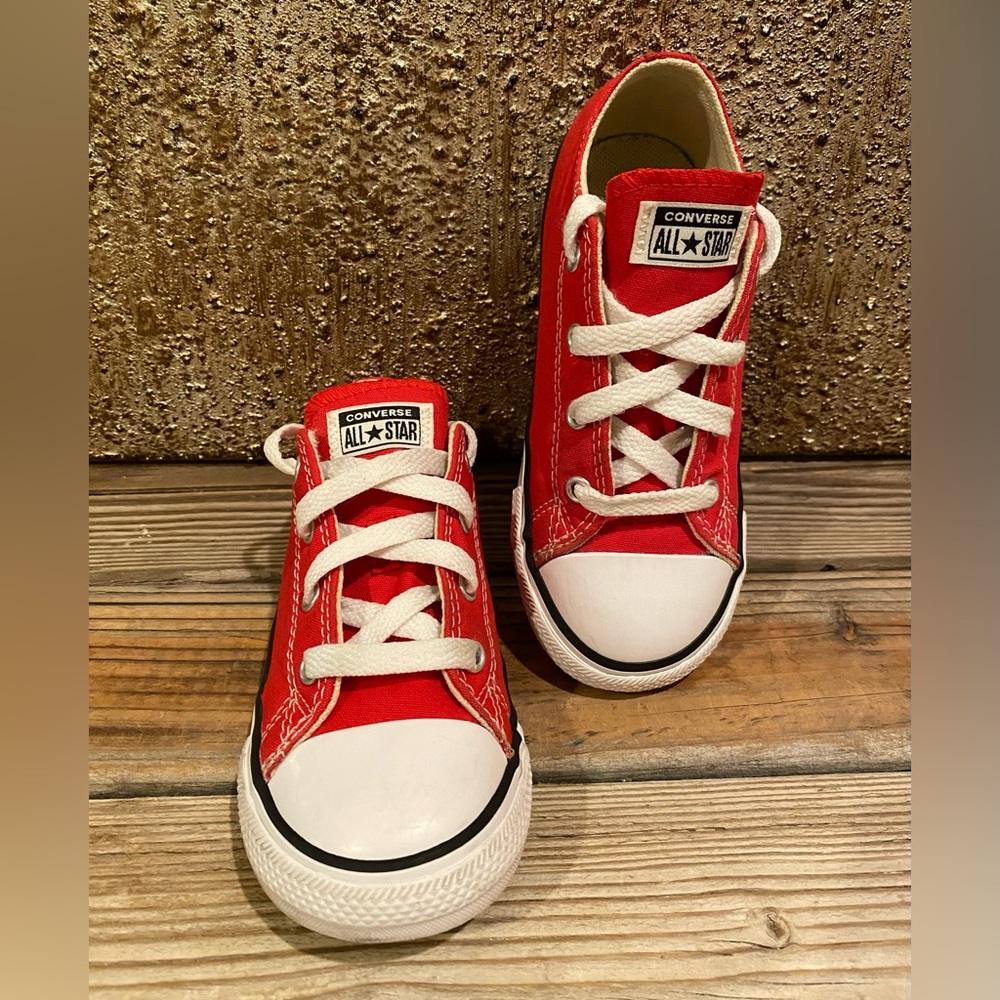 Converse Chuck Taylor All Star Low-Top Sneaker - Red & White (Size 10 Toddler)
